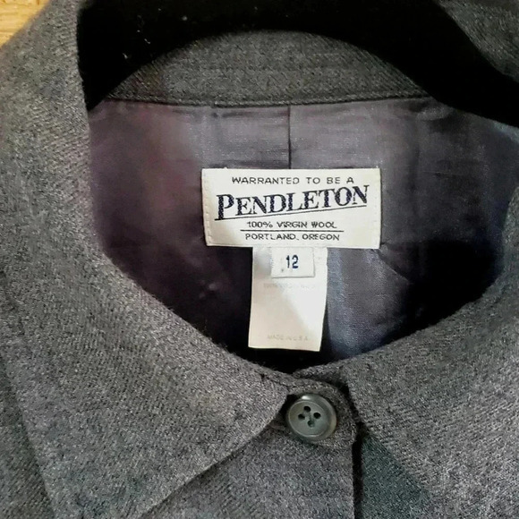 Vintage Pendleton 100% Virgin Wool Gray Crop Blazer Jacket size 12 - Picture 2 of 6